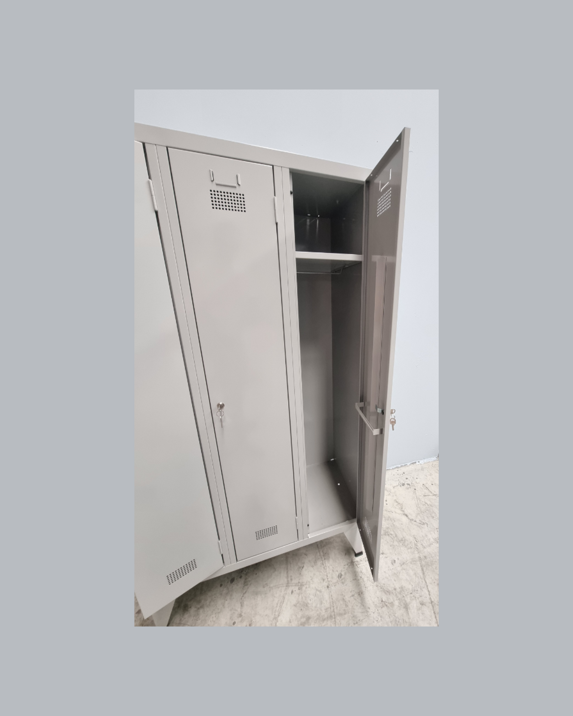 Taquilla de tres puertas (código: TAQ3 / VESS03P790002525) - 4
